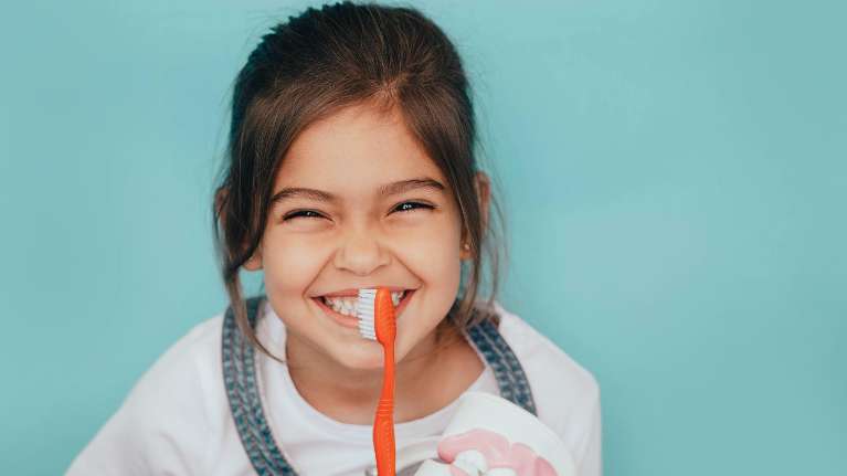 teeth cleans for kids panania | kid with toothbrush