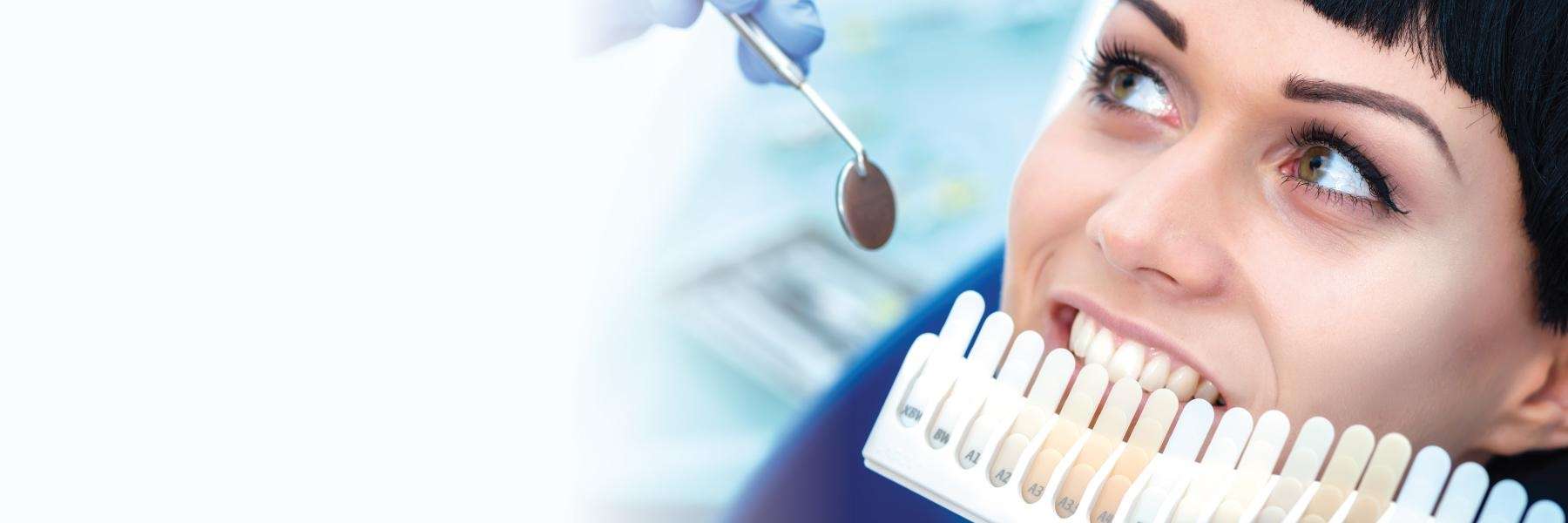 woman visiting cosmetic dentist east hills, NSW